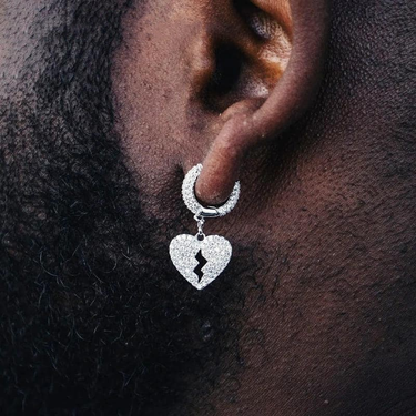 Cao Shi Hiphop Full Zircon Heartbreaking Earrings Personalized Earrings for Men and Women_ipsvogv.com