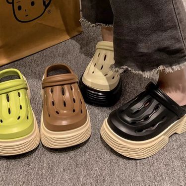 Hole Shoes Casual Sports Style Stepping Shit Feeling Eva Thick Bottom Slippers Women Summer Net Celebrity Contrast Color Sandals Men_voghion.com