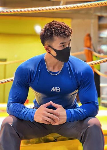 2025 Autumn Fitness Suit Men's Solid Color Long Sleeved Tight Elastic Quick Drying Sports Top Breathable T-shirt Base_voghion.com