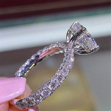 New Sparkling Diamond Round Princess Fashion Female Engagement and Proposal Ring_voghion.com