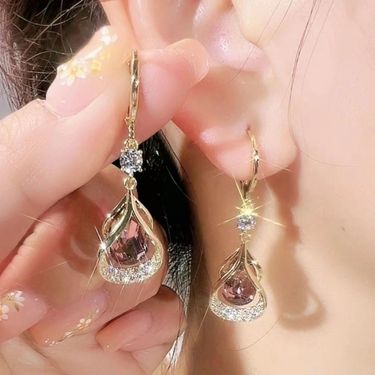 High-End Cat's Eye Stone Geometric Niche Light Luxury Elegant Face-Slimming Water Drop Earrings Clips Ear Jewelry For_voghion.com
