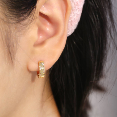 Simple geometric circular earrings for women, classic style with zirconia inlay, exquisite personalized earrings, daily casual versatile earrings_voghion.com