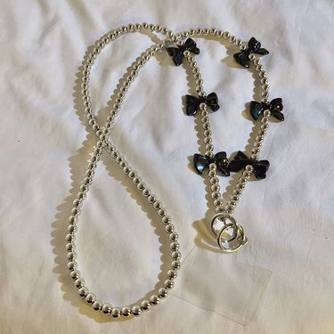 Trendy Short Crossbody Chain Pendent Featuring A Cool Hanging Design & Sweet Heart Accents_voghion.com