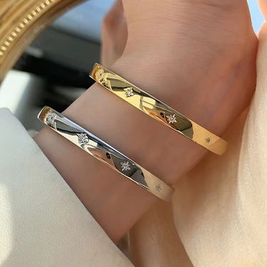Starlight Wide Bracelet For Women, Niche Light Luxury Fashion, Minimalist Style, Internet Celebrity Jewelry, Trendy New_voghion.com