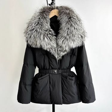 Women’s Winter Down Jacket With Fox Fur Collar – Elegant Lace Waist & Luxurious Fur Trim (Black/Silver Fox, Coffee/Golden Fox, White Options)_voghion.com