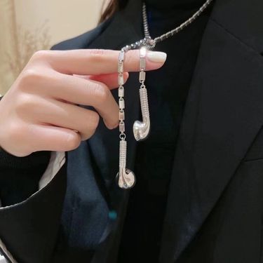 Trendy Cool 2021 Autumn Winter New Necklace Hip Hop Niche Earphone Pendant Long Sweater Chain Fashionable Accessory_voghion.com