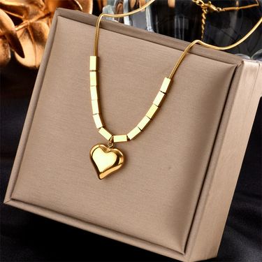 Cross border European and American heavy industry design small cube love titanium steel necklace female gold plated hip hop clavicle chain high end jewelry_voghion.com