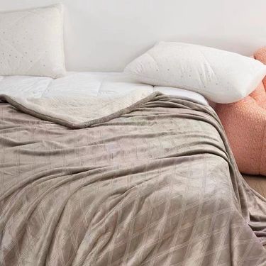 Sherpa Lamb Plush Blanket, Enlarged And Thickened Double-layer Flannel Blanket_voghion.com