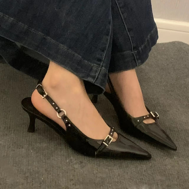 Women's fashion line with black pointy skinny heels fashion bag head high-heeled sandals_vogvips.com