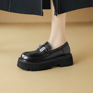 cameido British-style women's loafers with metal buckles, slip-on leather shoes for JK style, suitable for work commuting_voghion.com