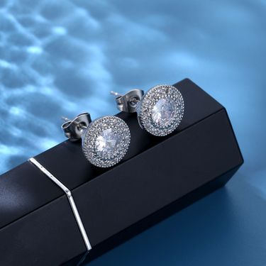 hot selling men's earrings with flashing moissanite earrings that do not fade, round super shiny zircon full diamond high end earrings_voghion.com