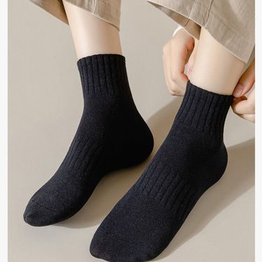 Socks new solid color high elastic sports socks black and white spring and autumn men's socks_voghion.com