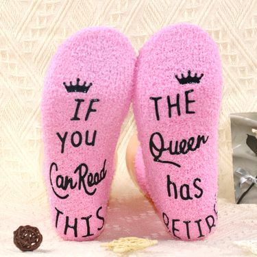 Women's socks Spot popular coral velvet socks with letters on the soles of the feet, anti-slip glue socks, thickened warm mid-tube floor socks_voghion.com