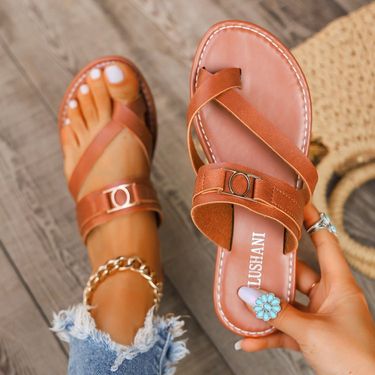large Size Toe Flat Slippers Women Buckle Retro Outdoor Beach Sandals_voghion.com