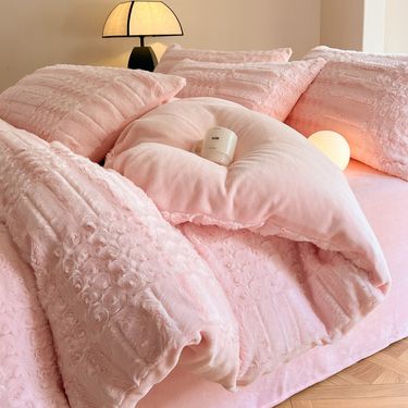 2025 Class A Carved Rabbit Fur Plush Four-Piece Winter Thickened Milk Velvet Sheet Quilt Cover Nantong Coral Fleece Bed_voghion.com