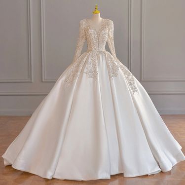 Women's bride long-sleeved heavy industry V-neck satin high-end texture palace wedding dress_voghion.com