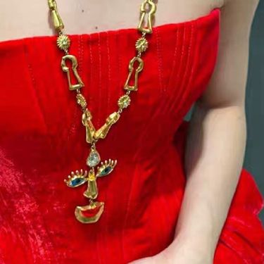 Unique Niche Eye Vintage Retro Red Lip Long Necklace Exaggerated Western Style Sweater Chain_voghion.com