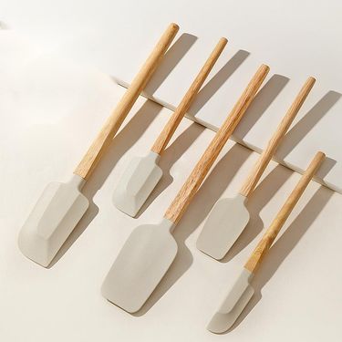 High Temperature Resistant Household Dual-Color Beech Wood Handle Silicone Soft Scraper Baking Cream Spatula Cake Knife_voghion.com