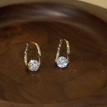 same style round metal style zircon ear buckle temperament fashion INS niche design ear ring round zircon female_ipsvogv.com