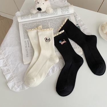 2025 Fall/Winter New Women's Embroidered Cotton Fashion Mid-Calf Socks_voghion.com