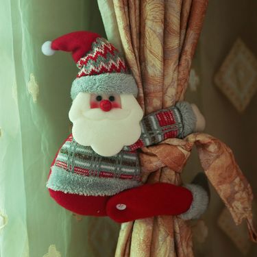 Christmas Decorative Supplies Home Curtain Decorative Buckle Cartoon Doll Holding Buckle Window Decoration Christmas Gift_voghion.com