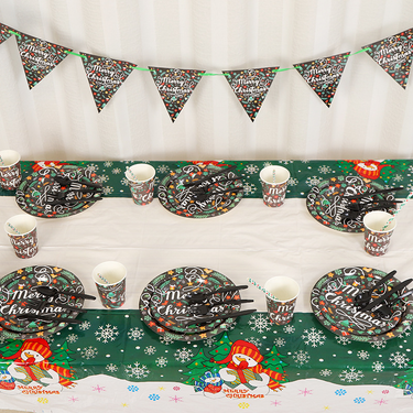 New green Christmas props, paper cups, plates, tableware, triangular flags, birthday party decorations_voghion.com