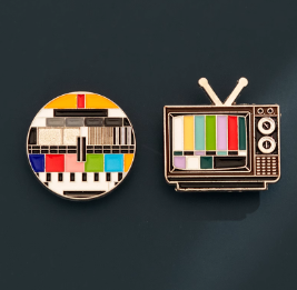 Black And White TV Retro Brooch Personalized Female Metal Badge Male Classic Student Bag Accessories_voghion.com