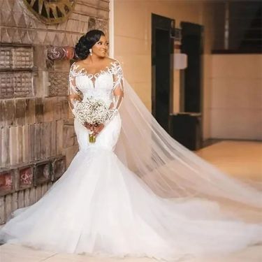 Elegant Mermaid Wedding Dress With High Waist & Long Train – Flattering & Sophisticated Bridal Gown For Special Occasions_voghion.com