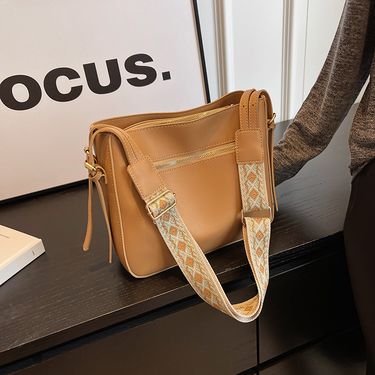 Women's Bags new trendy wide shoulder strap crossbody bag fashionable one-shoulder bucket bag small square bag_voghion.com