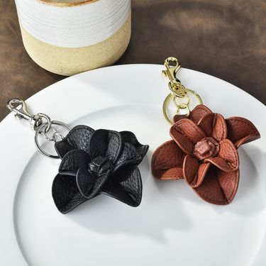Leather Flower Keychain, Fashion Car Camellia Bag Pendant, Backpack Key_voghion.com