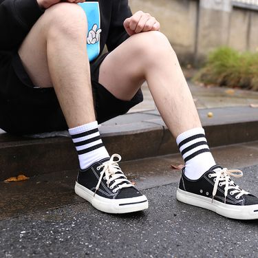 Street stall four seasons new three-stripe student socks versatile mid-calf socks striped sports socks adult men's manufacturer wholesale_voghion.com