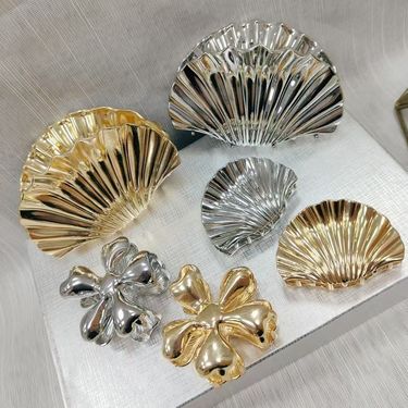 Cross-border shell grab clip women's flower hairpin simple back head disc hair shark clip European and American fashion ponytail clip headgear_voghion.com