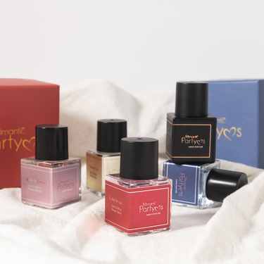 The small town Yixiang lady's private perfume removes odor, and the student's white collar office fragrance is peach_voghion.com