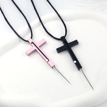 EDC Cross Portable Metal Tactical Necklace For Men And Women Outdoor Self-Defense Survival Tool_voghion.com