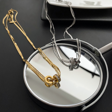 Internet celebrity 2023 niche titanium steel lock bone chain full of zirconium necklace, feminine and luxurious,_ipsvogv.com