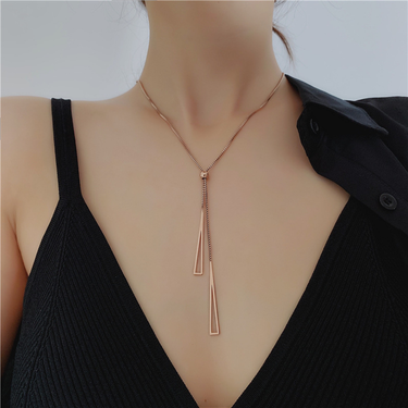 Titanium Steel Necklace Women's Insider Design Collar Chain Simple and Versatile Triangle Tassel Pulling Pendant Women's_viptrois.com