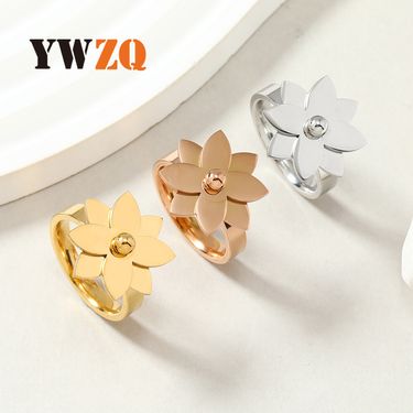 Titanium ring fashion and temperament, double-layer three-dimensional flower ring, niche design, stainless steel jewelry_voghion.com
