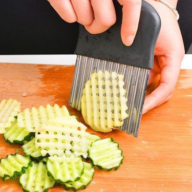 Stainless Steel Wavy Potato Cutter - Creative Crinkle Cut Knife For French Fries & Veggies - Durable Kitchen Tool For Perfect Wavy Chips & Slices_voghion.com
