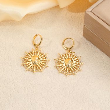Sun Disc Earrings - Handcrafted Irregular Gold Hoops With Zircon Accents (Artisan Jewelry, Light Luxury)_voghion.com