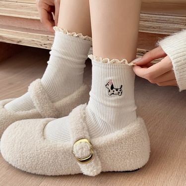 New Women's Embroidered Cotton Fashion Mid-Calf Socks_voghion.com