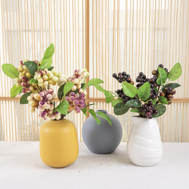 sells Christmas berries simulated flowers and beans fake flowers export home decoration _voghion.com