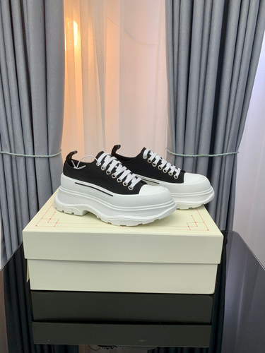 Autumn and winter new Europe and the United States hot selling men and women with the same pair of shoes unique personality increase shoes_voghion.com