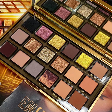 Gold 18 Color Eyeshadow Euro-American Pearl Rose Gold Eyeshadow tray reverse rose_voghion.com