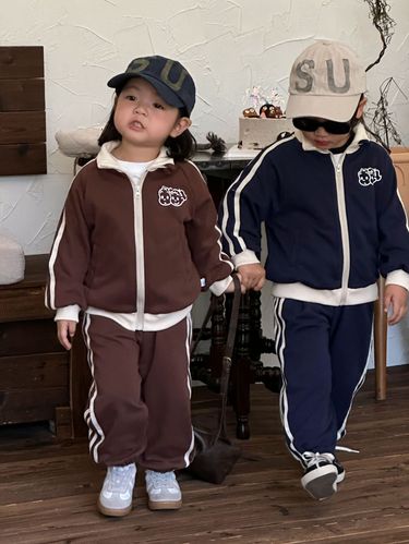 Children's 23 Autumn New Boys and Girls' Cartoon Letter Kindergarten Sweater Pants Two Piece Set_voghion.com
