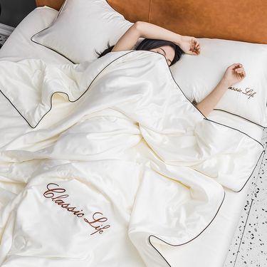 Ice Silk Summer Comforter Set - Ultra Lightweight & Cooling Single Size Air Conditioning Blanket With Gift Packaging_voghion.com