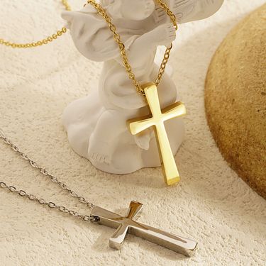 High-end Fashion Simple Glossy Cross Necklace Elegant Versatile Stainless Steel Gold-plated Pendant Collarbone Chain_voghion.com