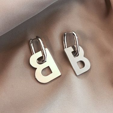 ins retro letter B earrings cold style earrings simple temperament net red earrings personality detachable earrings_ipsvogv.com