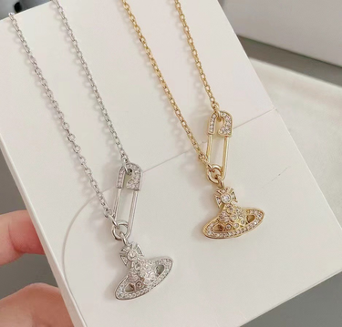 Saturn pin necklace female hipster cool Hottie_ipsvogv.com