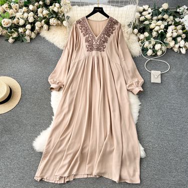 Women's New Embroidery V Neck Loose Long Ethnic Style Holiday Dress_voghion.com