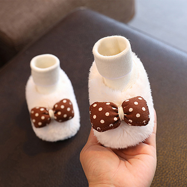 Autumn and winter infant shoes plus velvet for 0-1 year old baby soft-soled non-falling cotton shoes to keep warm newborn full-month shoes and socks_voghion.com